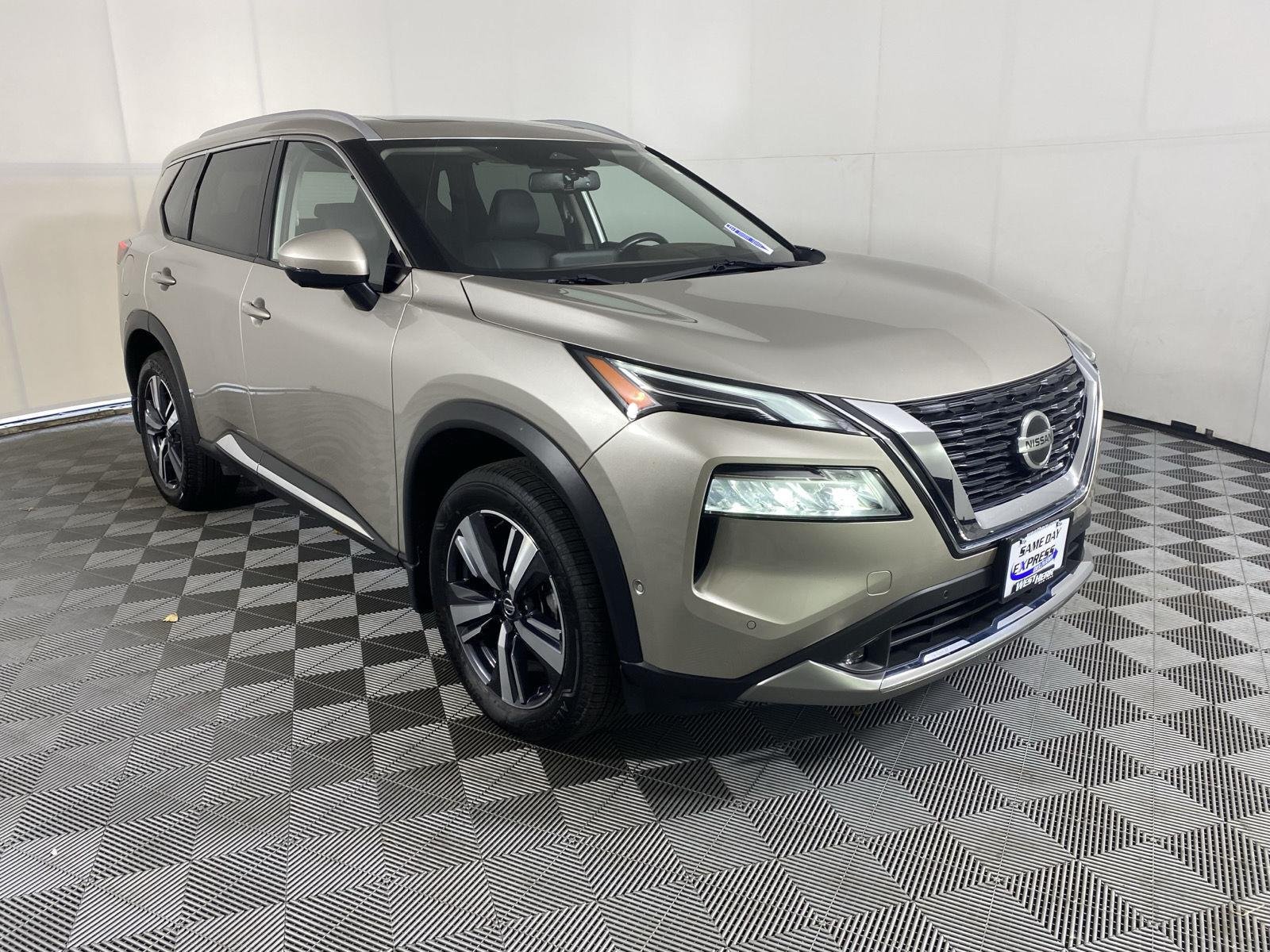 Used 2021 Champagne Silver Metallic Nissan Platinum image 11
