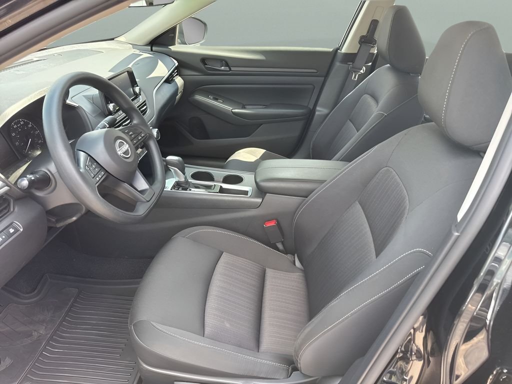 Used 2024 Super Black Nissan 2.5 S image 9