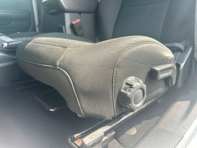 Used 2018 Silver Jeep Sport S image 14