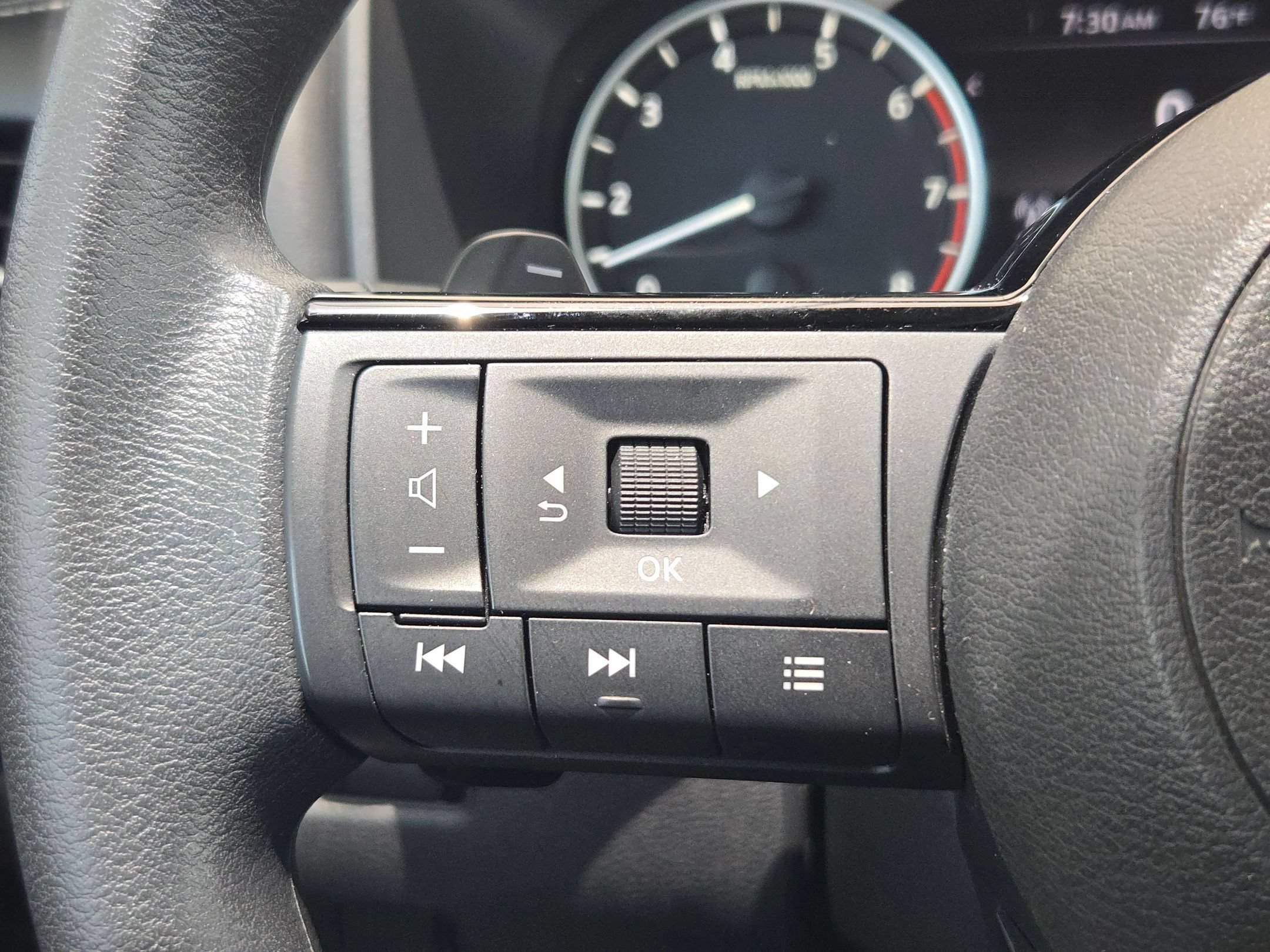 Used 2023 Gun Metallic Nissan SV image 21