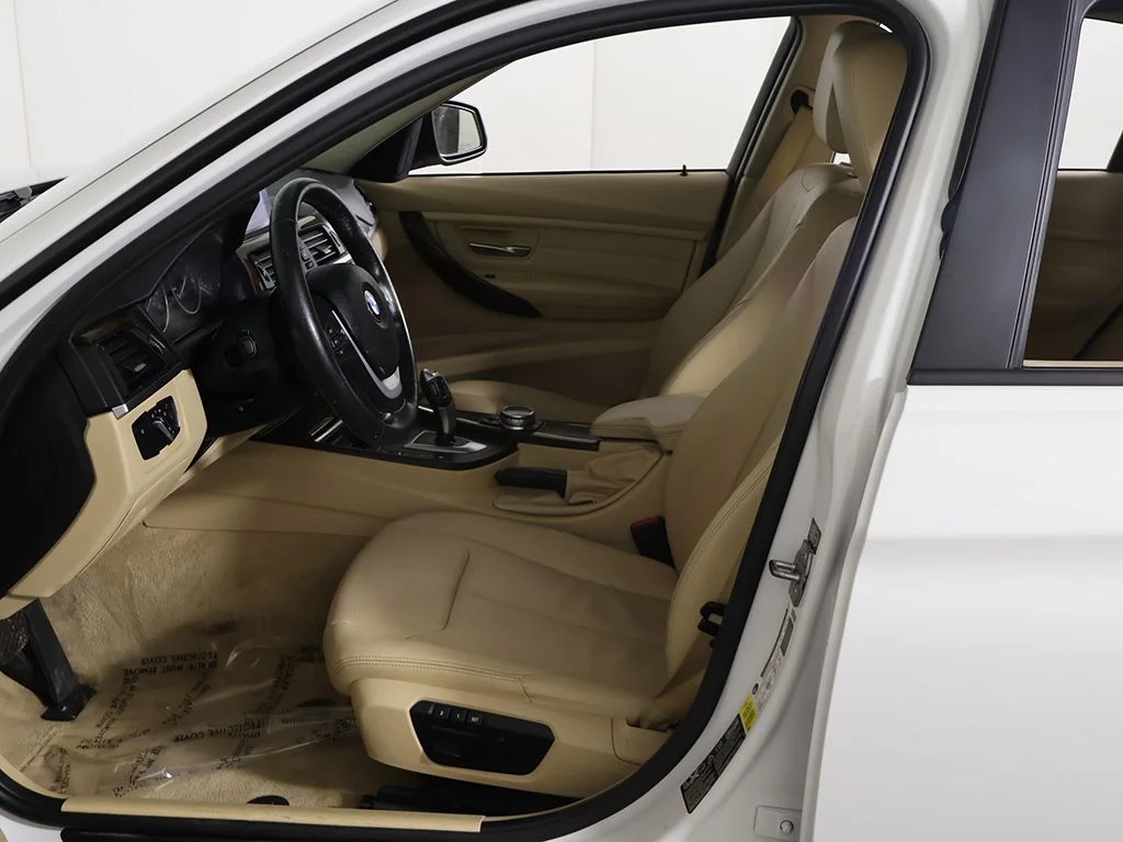 Used 2015 White BMW 328i xDrive image 26
