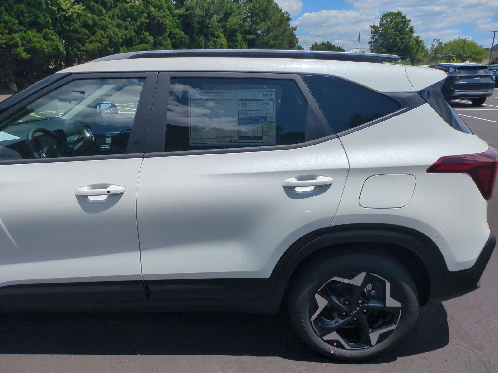 New 2026 Snow White Pearl Kia S image 31