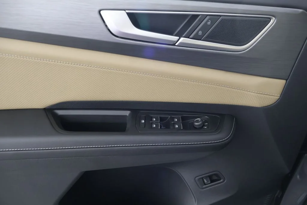 New 2026 Gray Volkswagen 2.0T SE w/Technology image 27
