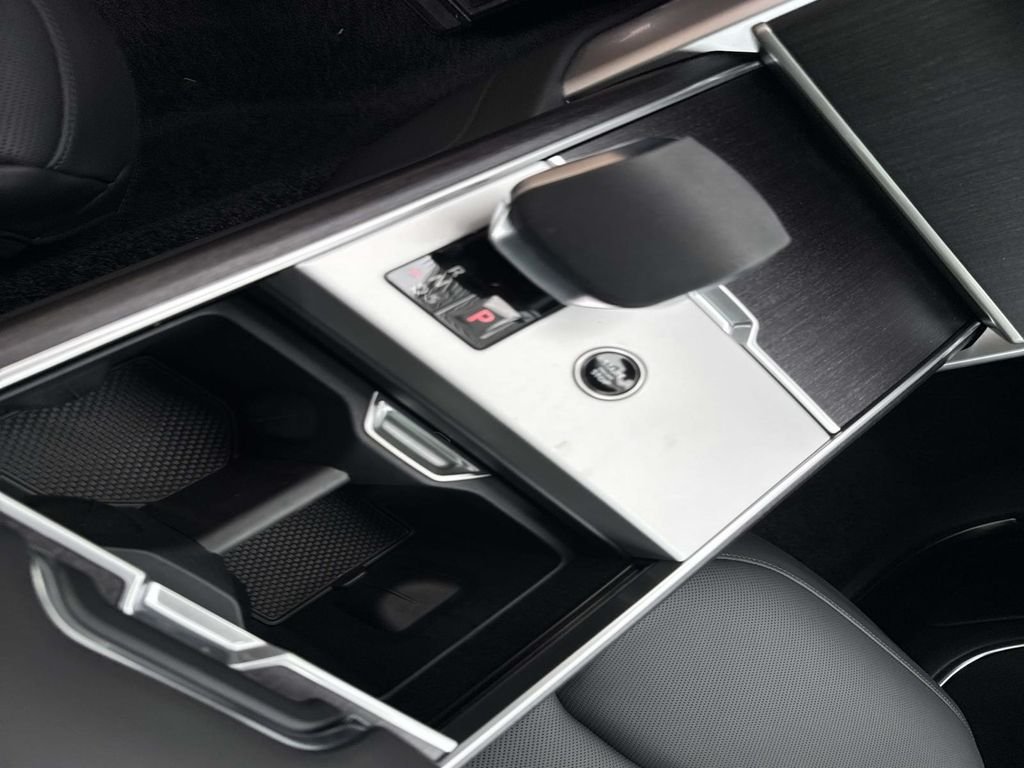 New 2026 Santorini Black Land Rover SE image 27