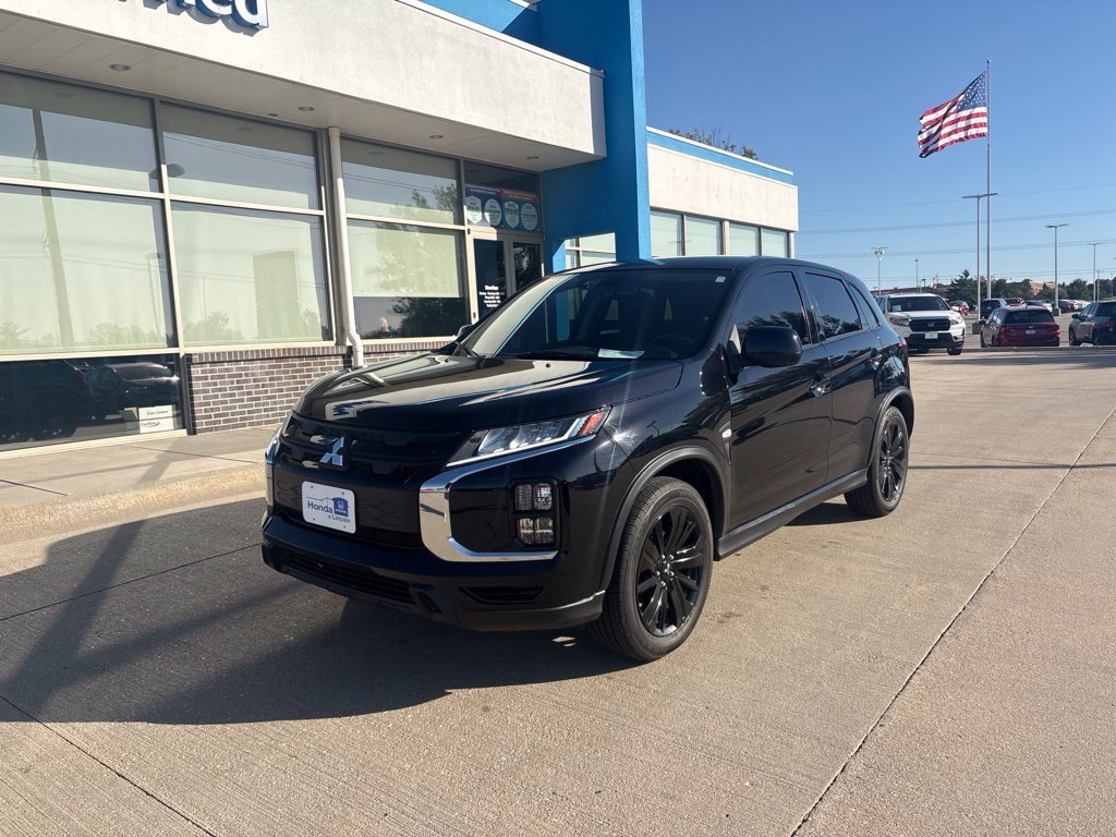 Used 2022 Black Mitsubishi 2.0 LE image 1