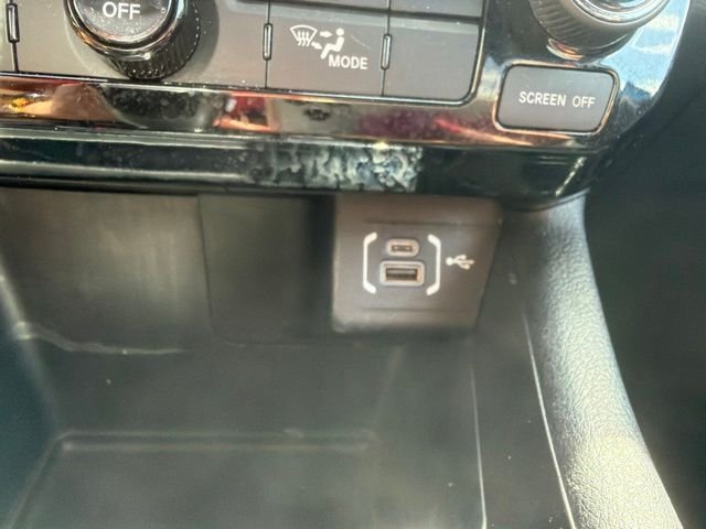 Used 2024 Blue Jeep Latitude image 40