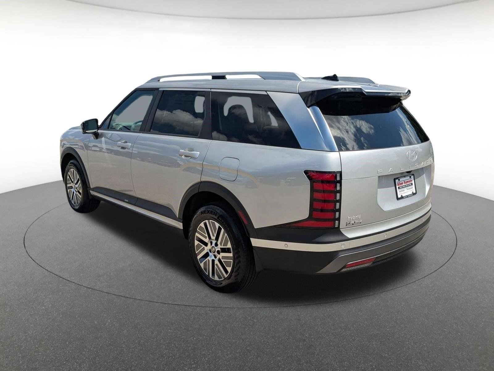 New 2027 Shimmering Silver Hyundai SEL Premium 7P image 6