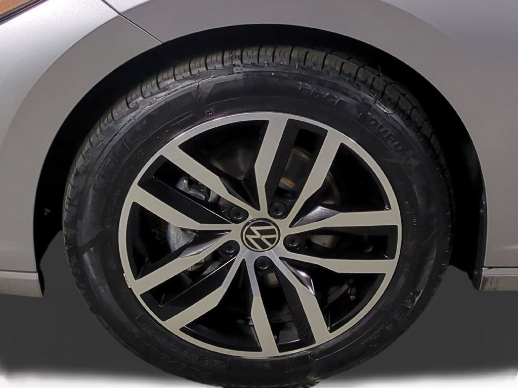 2025 Volkswagen Jetta SE - Photo 13