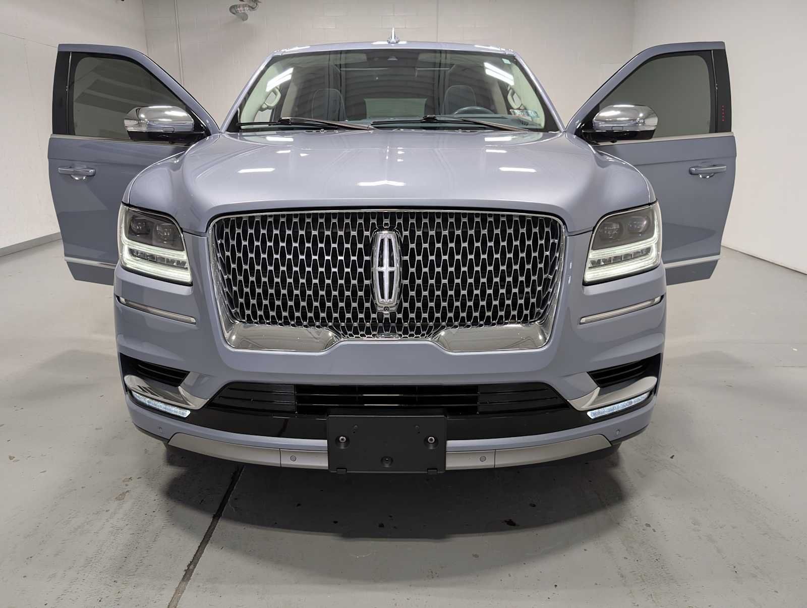 Used 2021 Chroma Crystal Blue Lincoln Black Label image 16