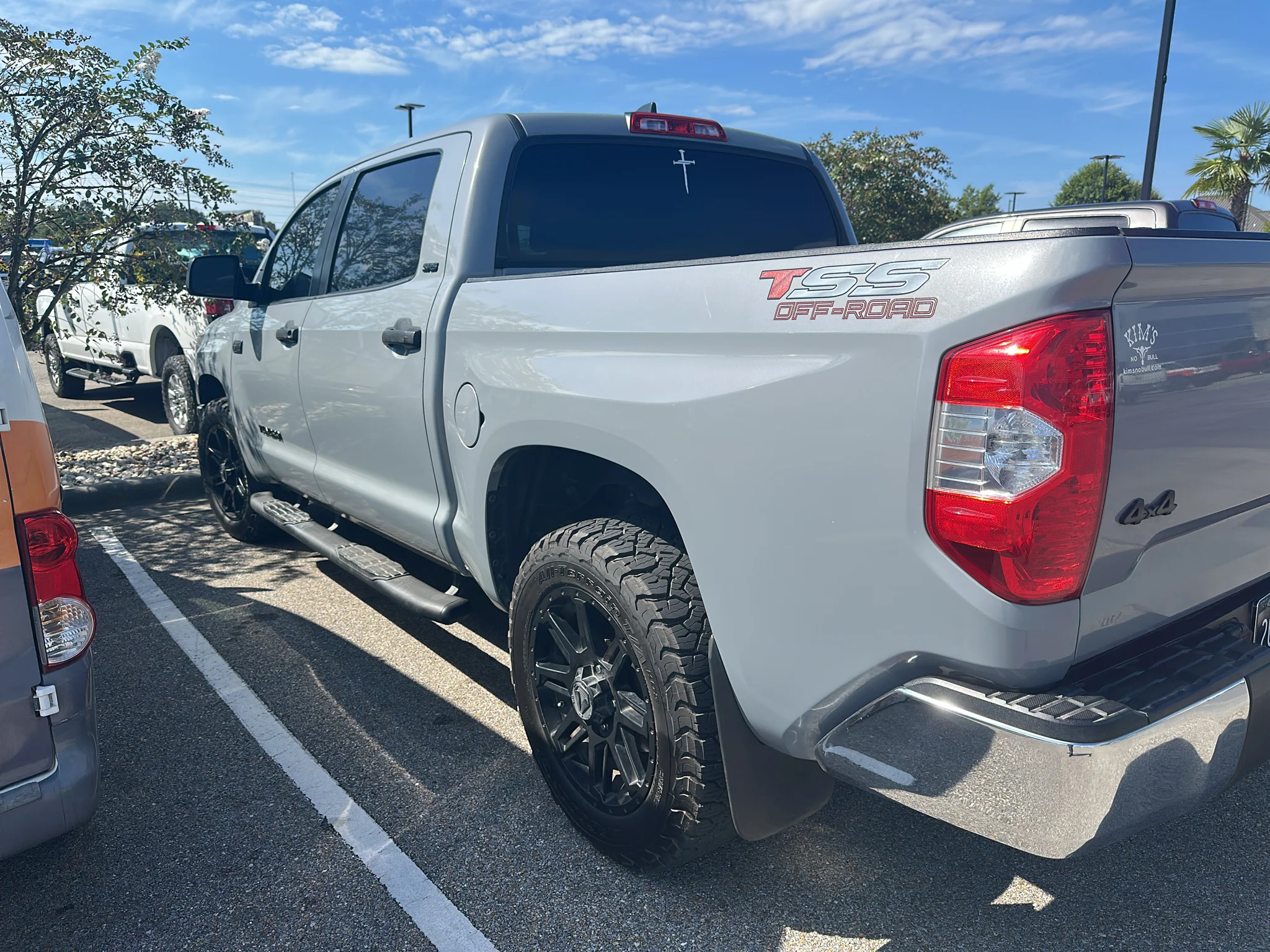 Used 2020 Cement Toyota SR5 image 4