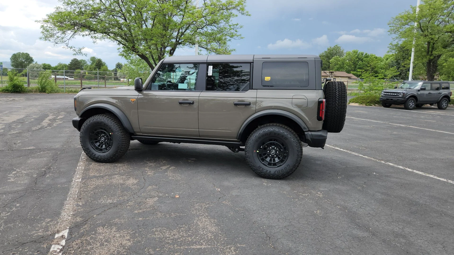 New 2026 Marsh Gray Ford Badlands image 7