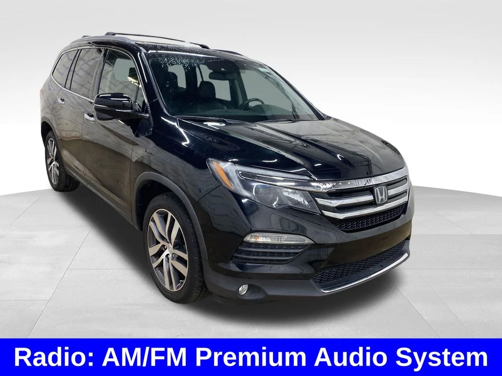 Used 2017  Honda Touring image 6