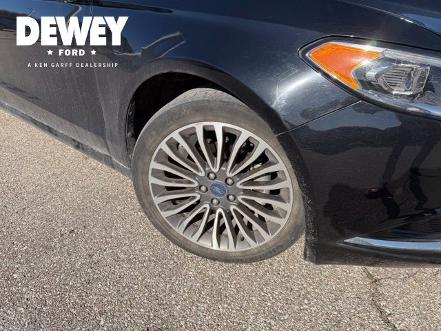 Used 2018 Shadow Black Ford SE image 15