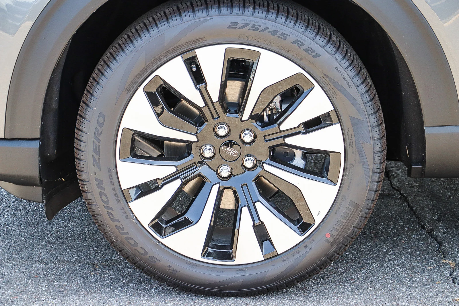 New 2026 Carbonized Gray Metallic Ford Platinum™ image 11