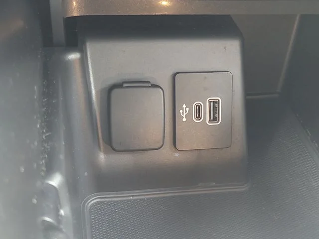Used 2025 White Ford Active image 29