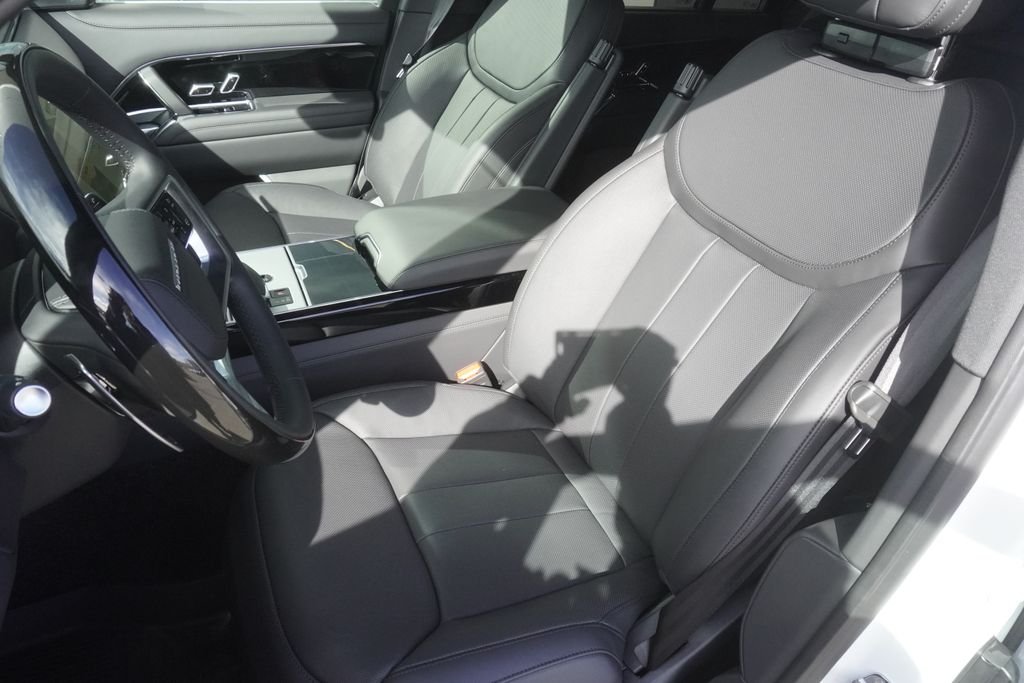 New 2026 Fuji White Land Rover SE image 20