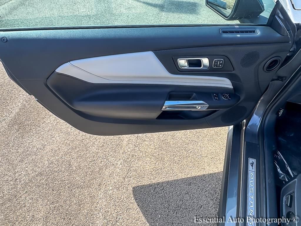 2024 FORD MUSTANG - Image 17