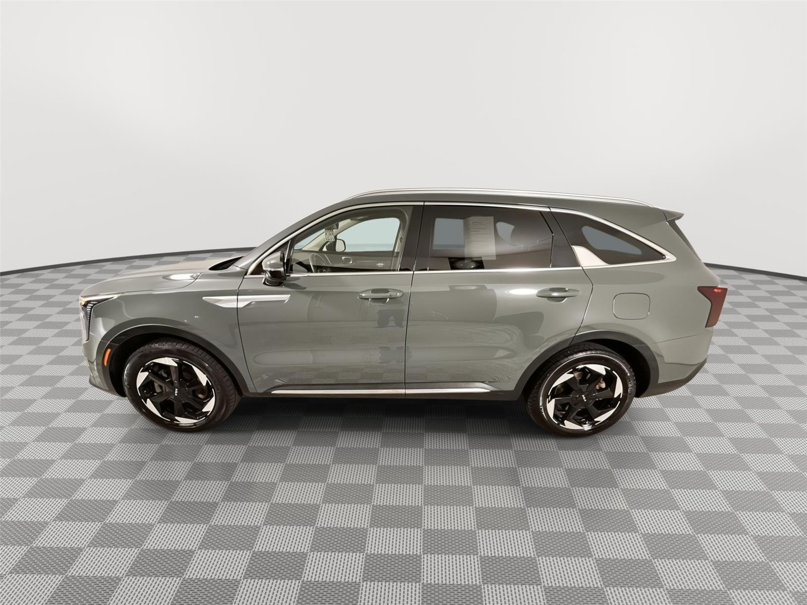 Used 2025 Cityscape Green Kia EX image 10
