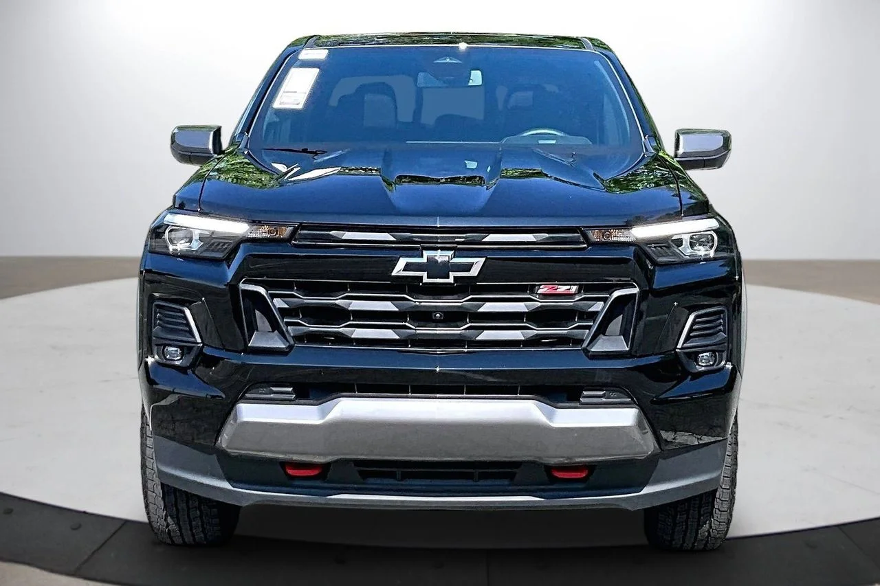 Certified Used 2025 Black Chevrolet Z71 image 3