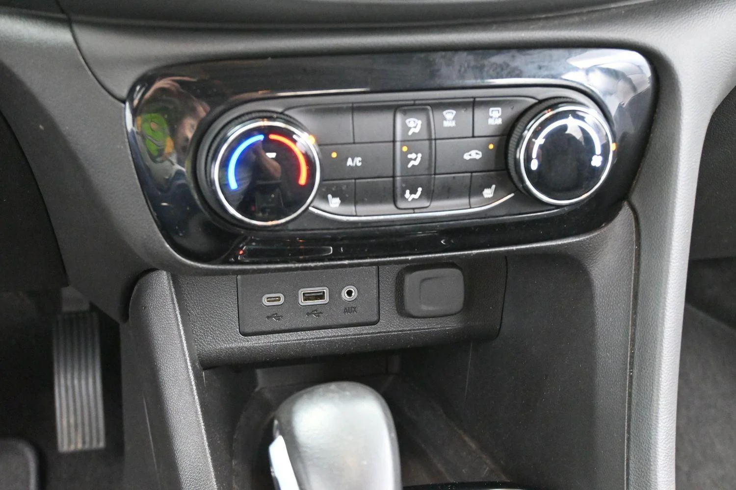 Used 2023 Rosewood Metallic Buick Preferred image 24