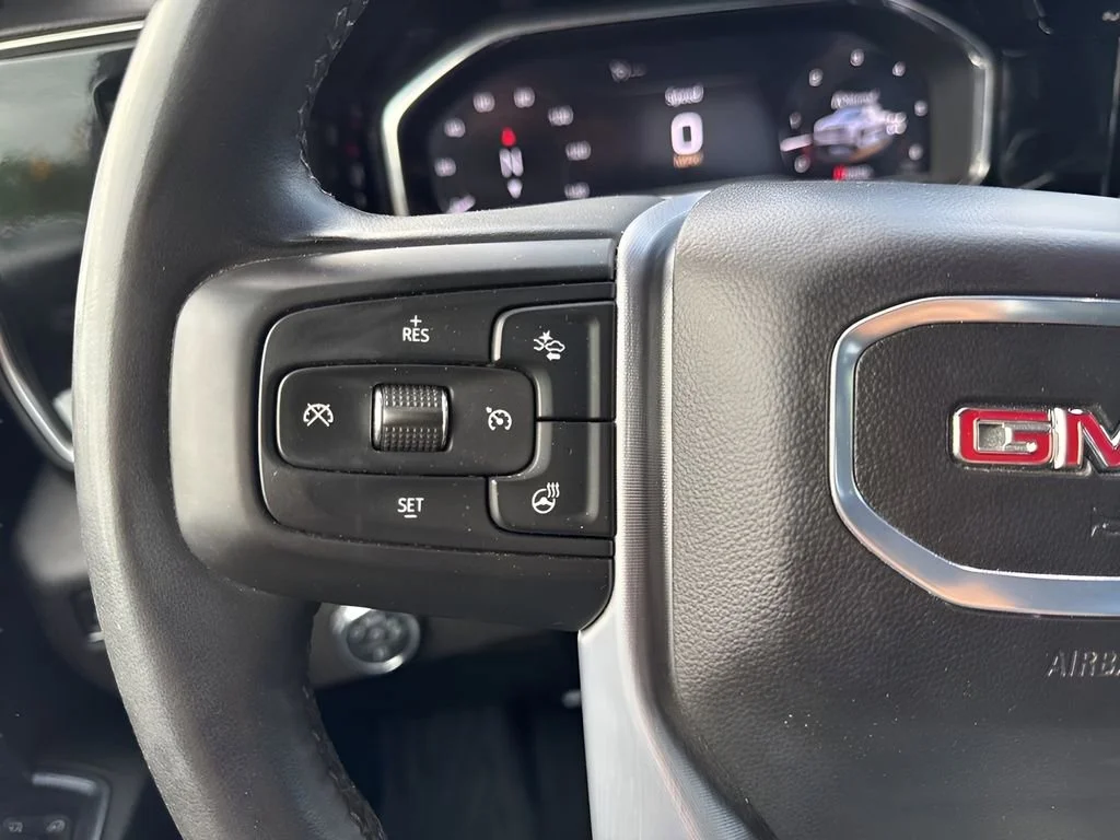 Used 2024 Summit White GMC Elevation image 15