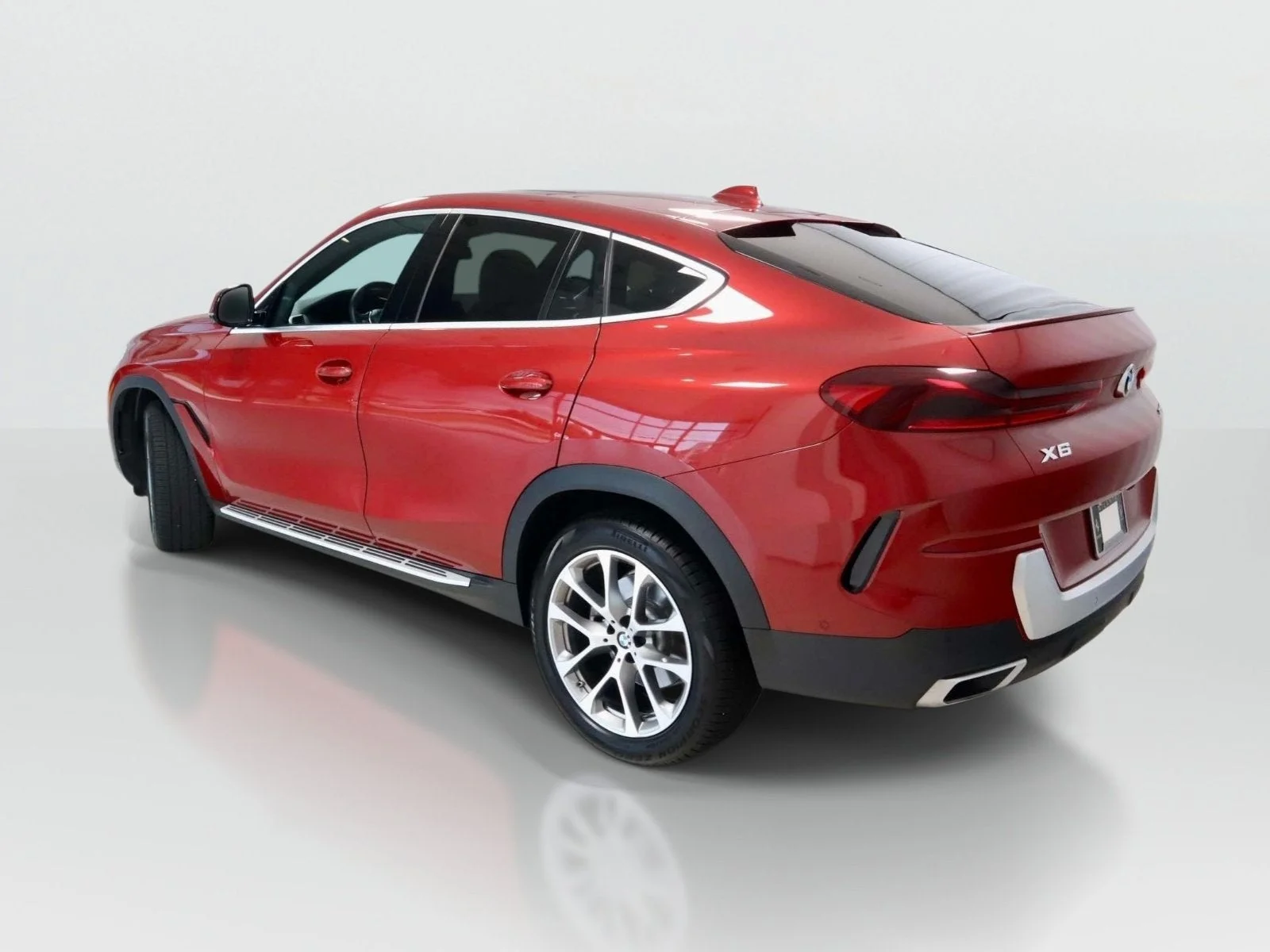 Used 2022 Flamenco Red Metallic BMW xDrive40i image 3