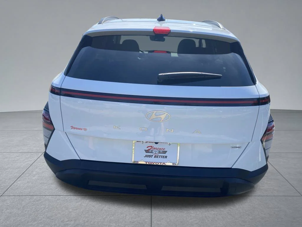 Used 2024 White Hyundai SEL image 10