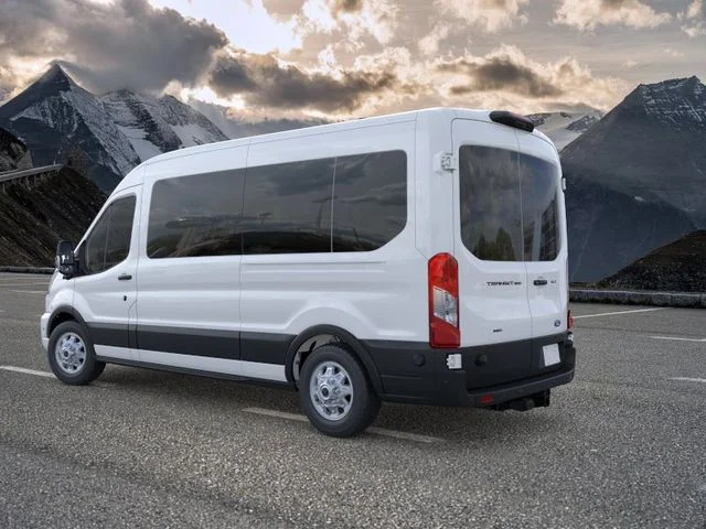 New 2026 Oxford White Ford XLT image 4