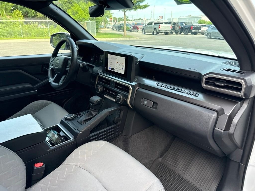 2025 Toyota Tacoma SR5 - Photo 11