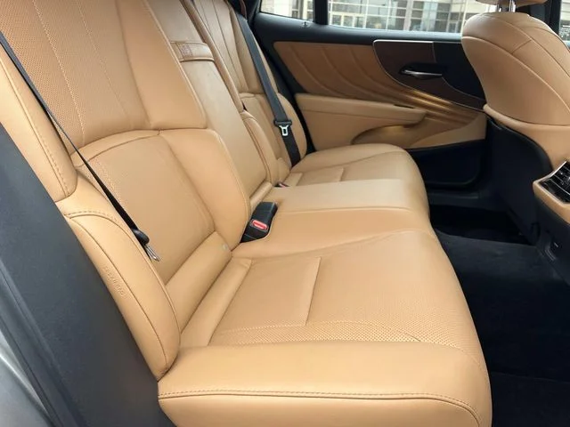 2023 Lexus LS Base - Photo 24