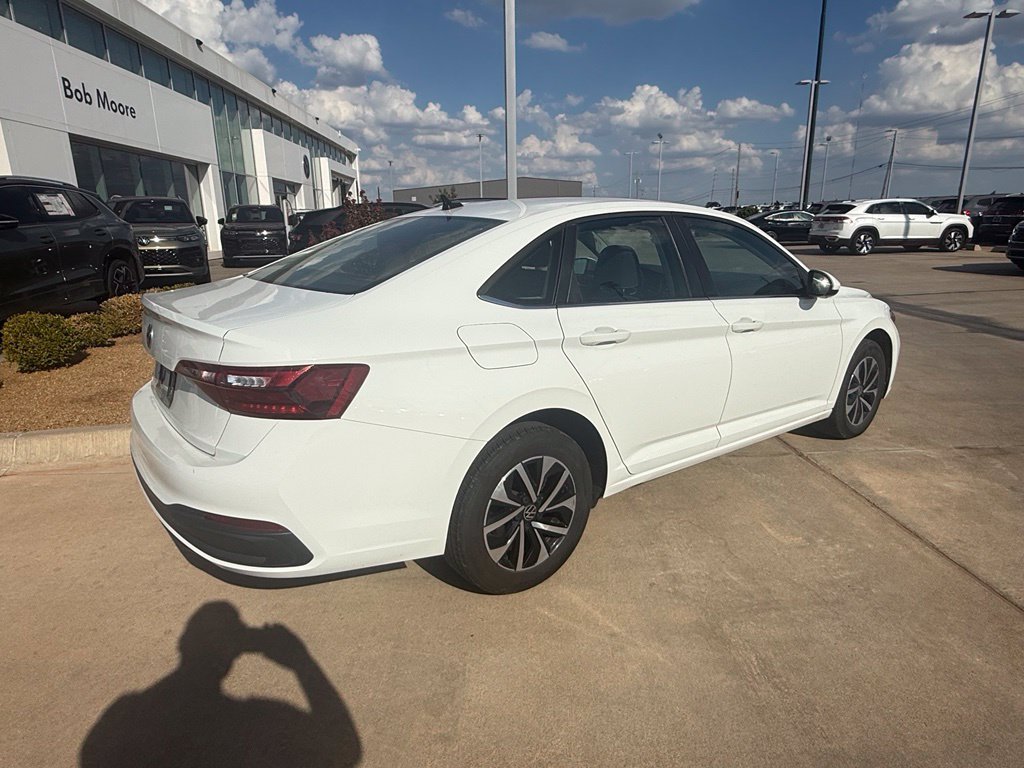 Used 2022 Pure White Volkswagen 1.5T S image 3