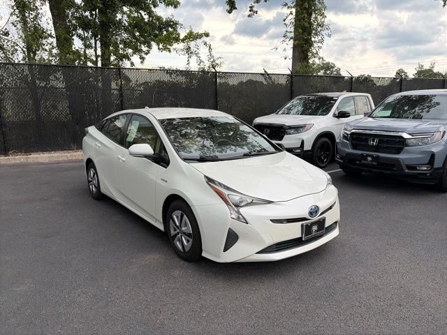 Used 2017 Blizzard Pearl Toyota Two image 3