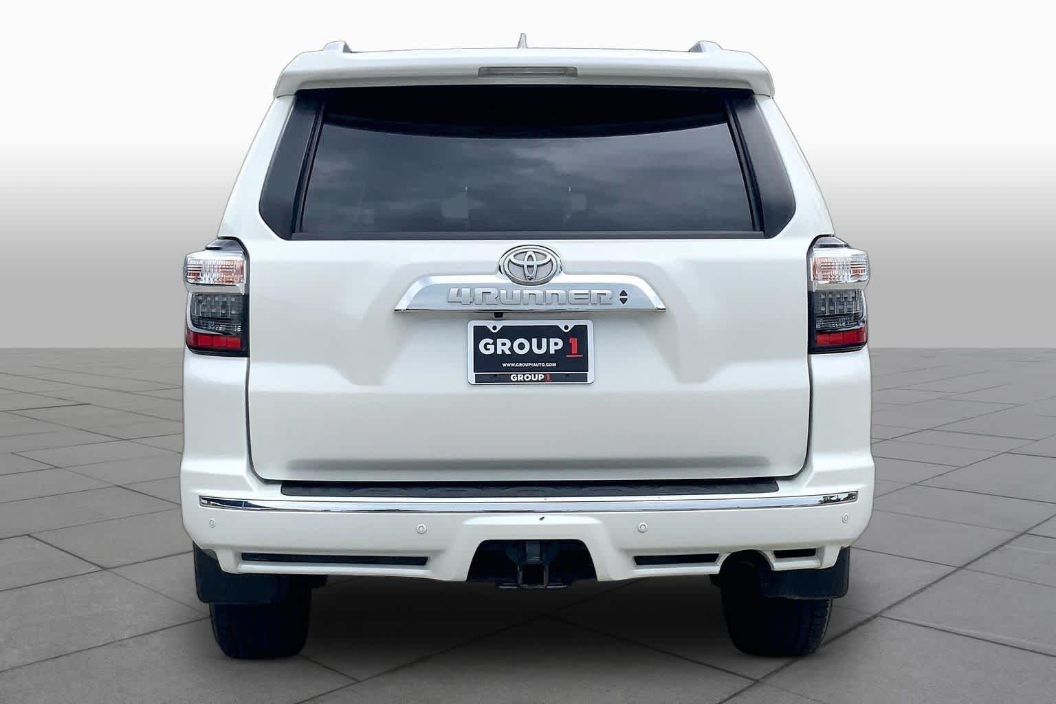 Used 2018 Blizzard Pearl Toyota Limited image 5