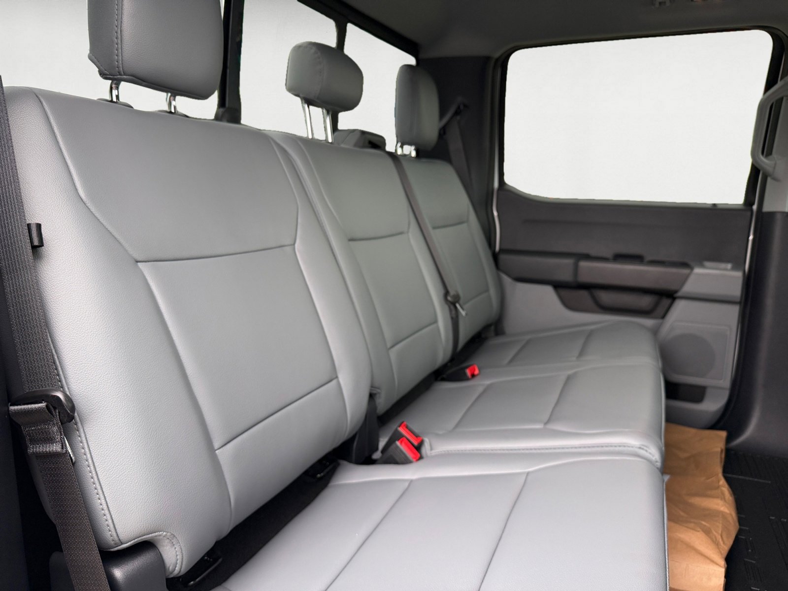 New 2026 Oxford White Ford XL image 18