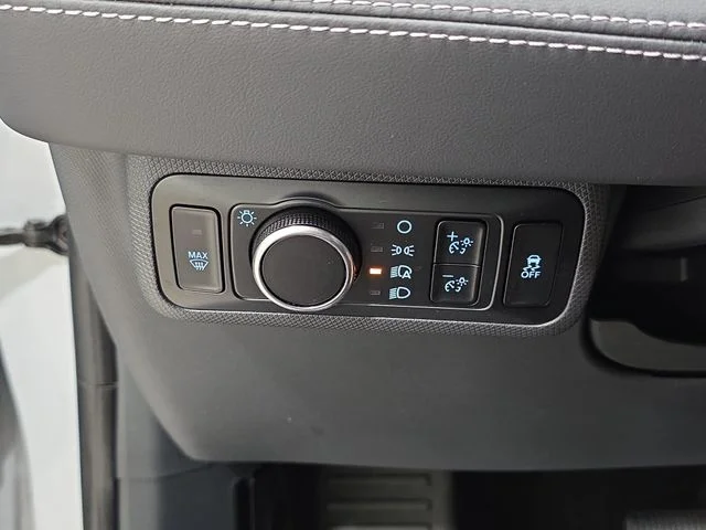 Used 2023 Space White Metallic Ford Premium image 23
