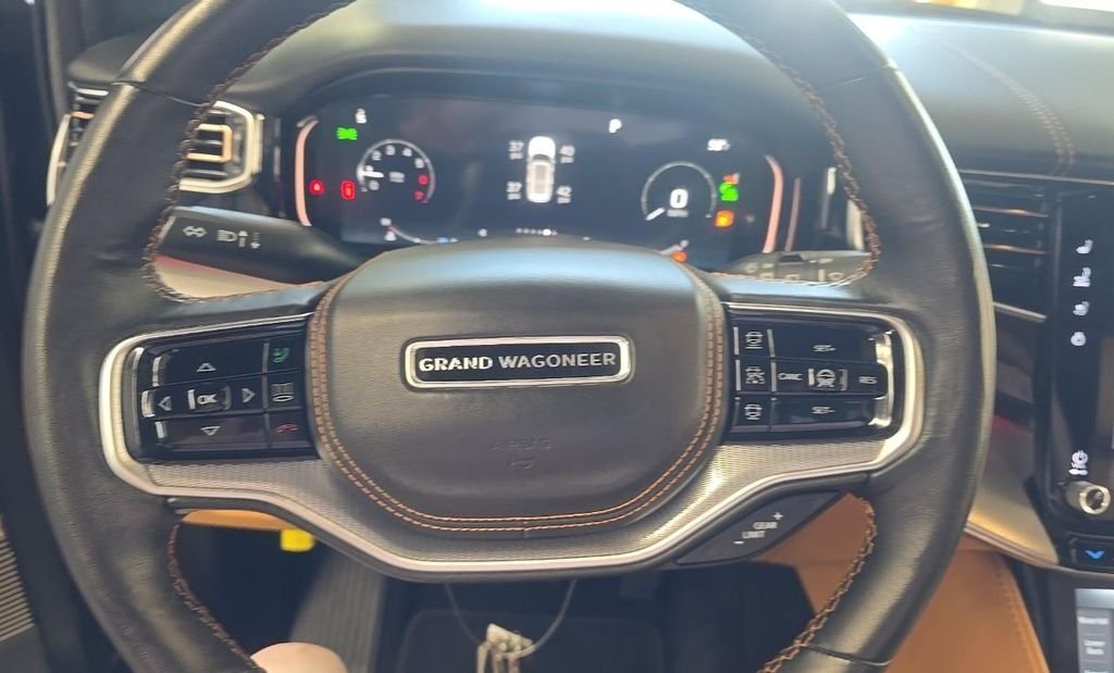 Used 2022 Black Jeep Series III image 9