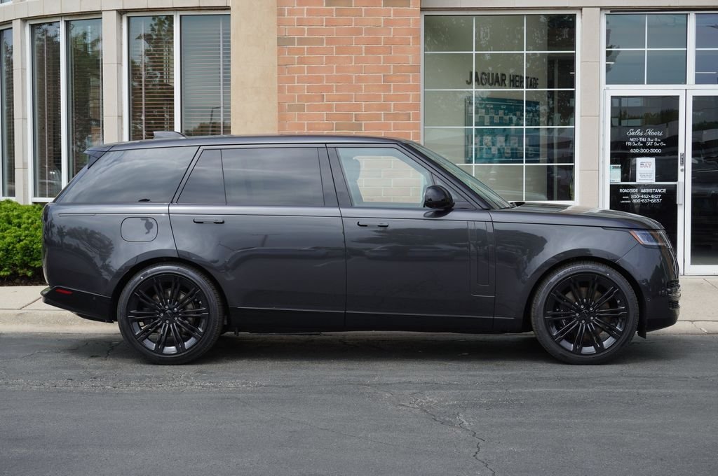New 2026 Carpathian Grey Land Rover SE image 7