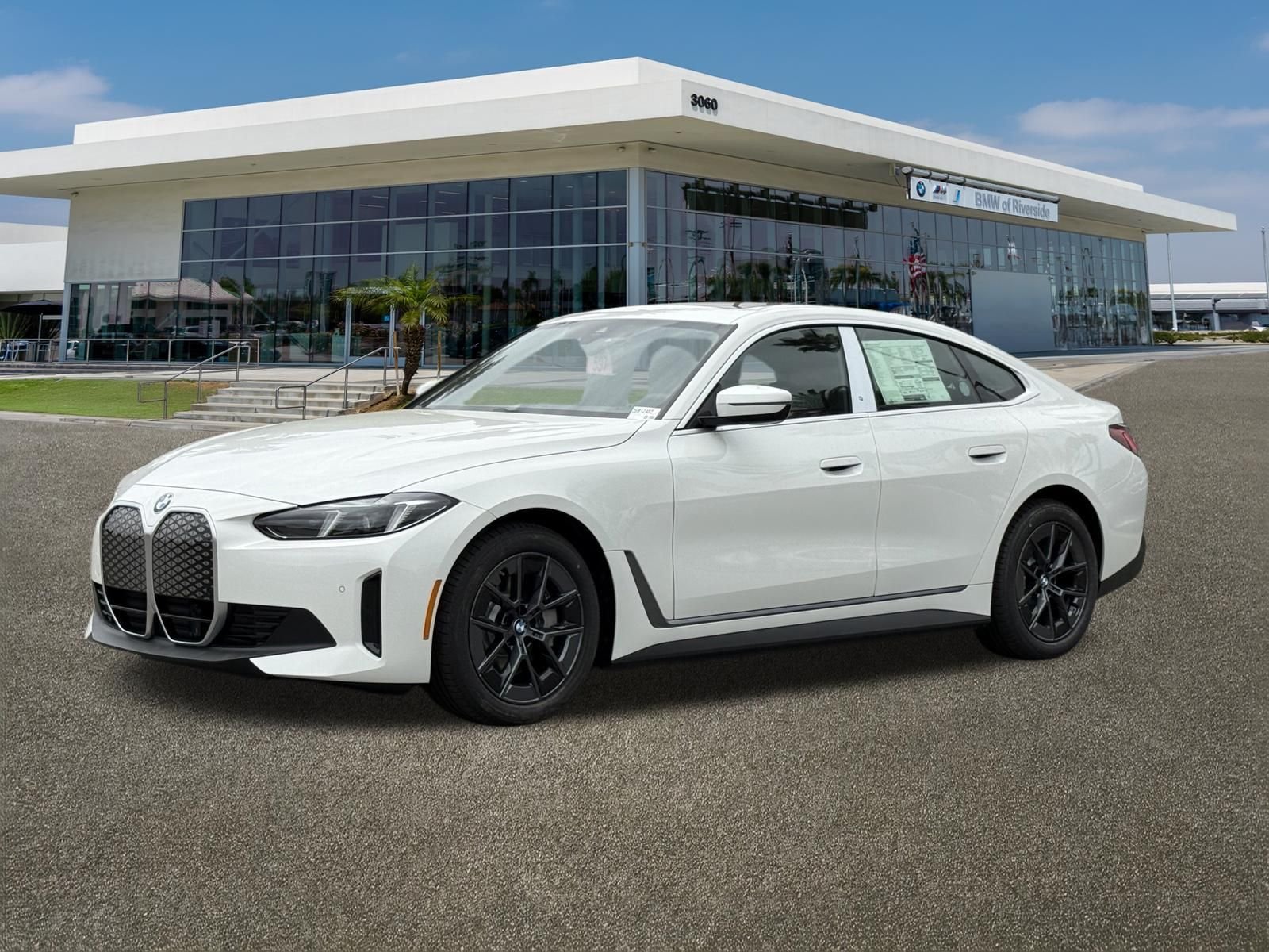 New 2026 Alpine White BMW xDrive40 image 5