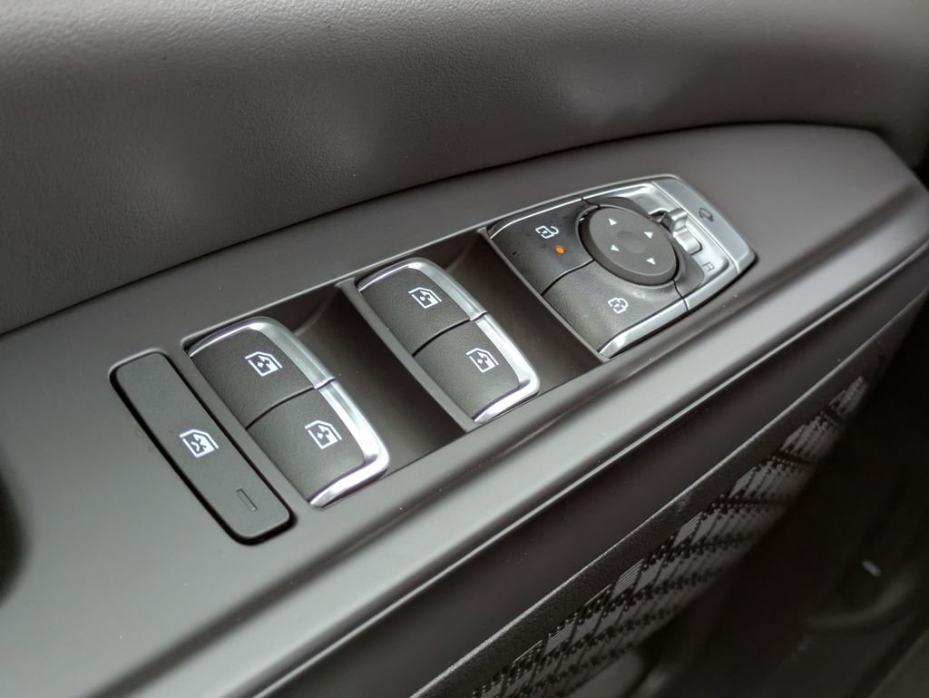 New 2026 Ivory Silver Kia SX image 28