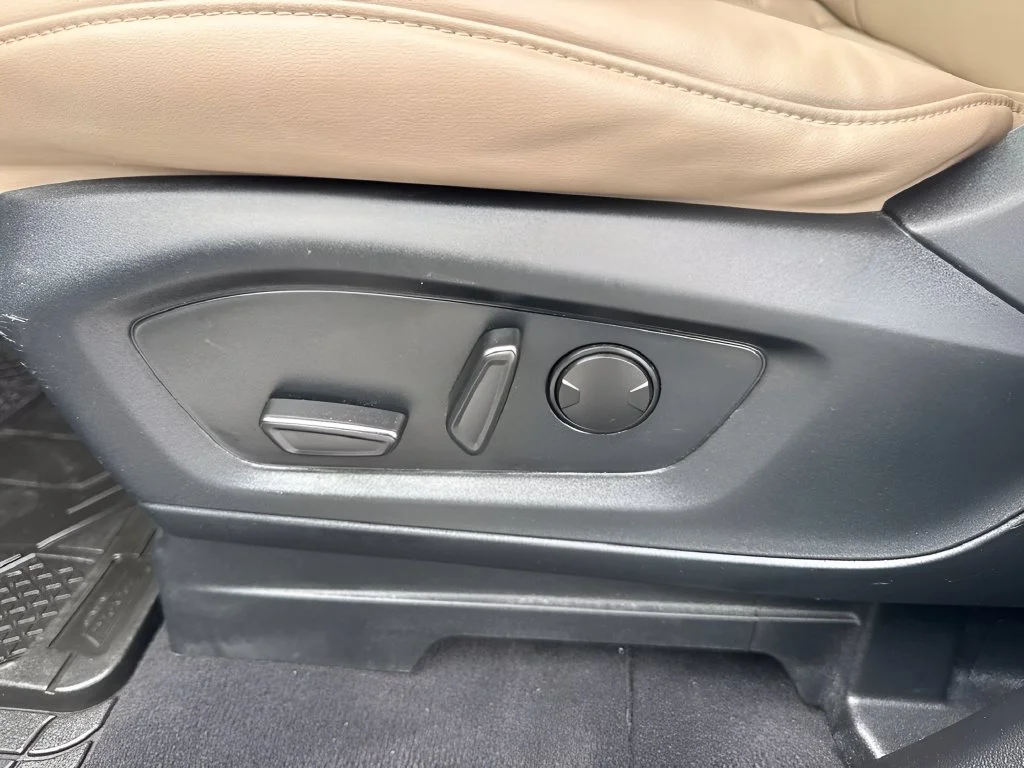 Used 2023 Black Ford XLT image 11