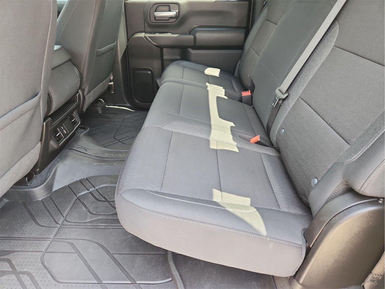 2025 Chevrolet Silverado 2500 HD photo 23 of 32