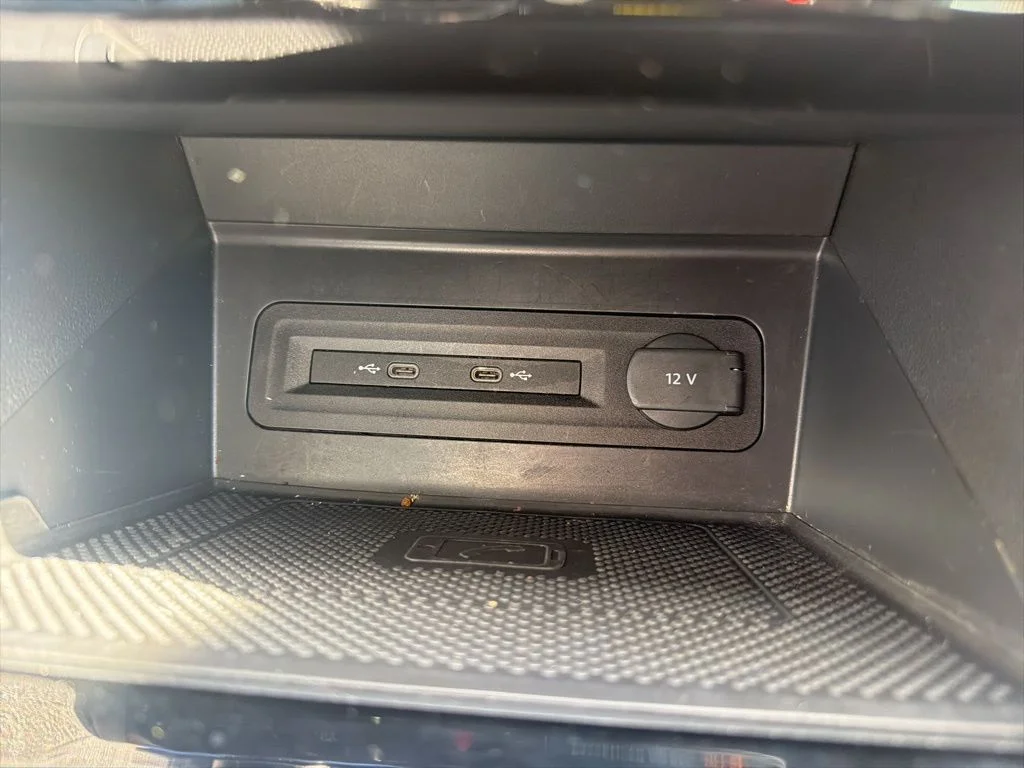2022 Volkswagen Atlas Cross Sport SE w/Tech - Photo 35