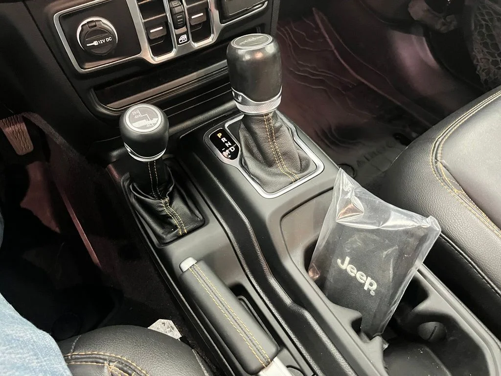 Used 2021 Black Jeep Overland image 27