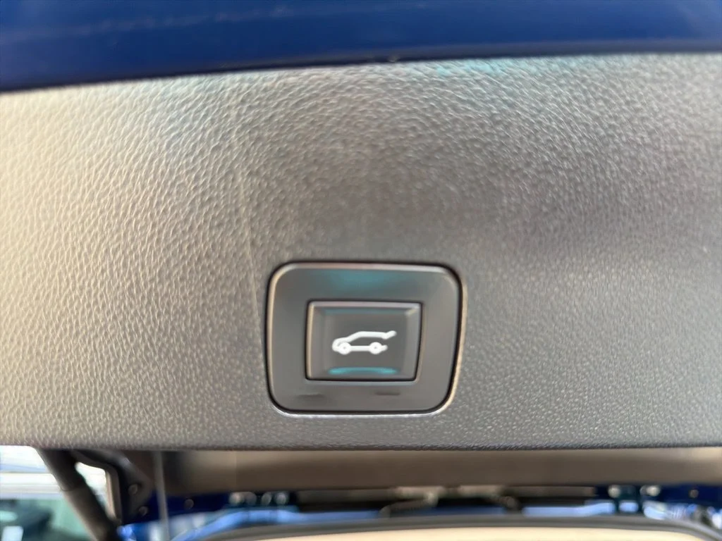 Used 2023 Sapphire Buick Essence image 13