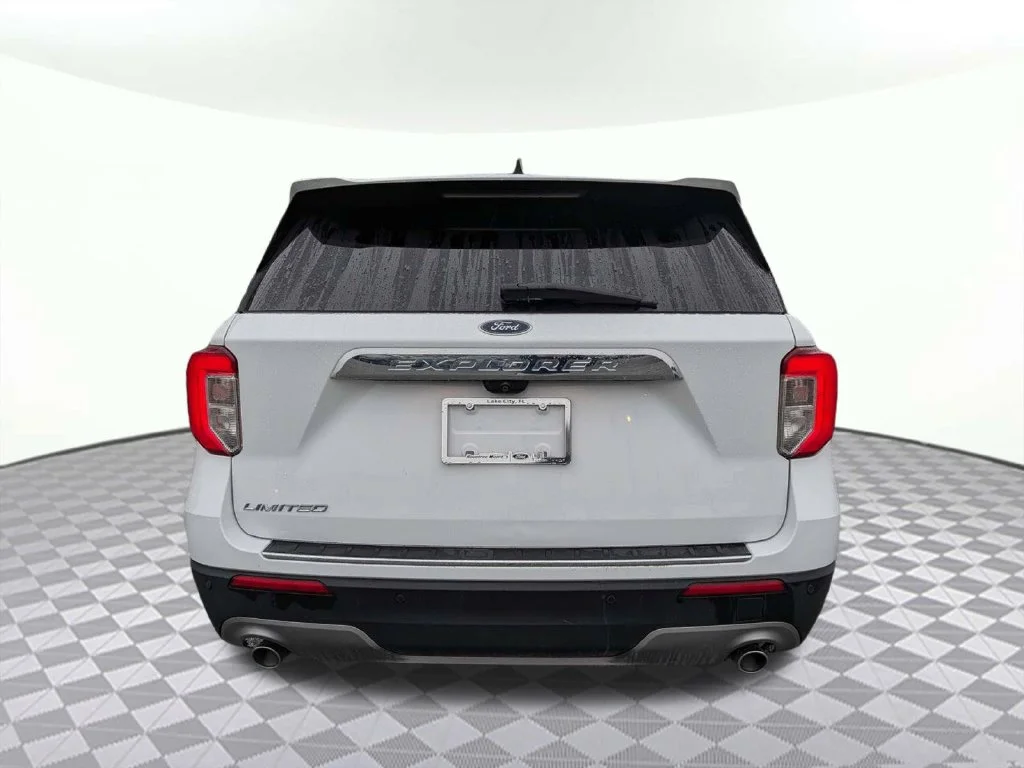 Certified Used 2023 Oxford White Ford Limited image 4
