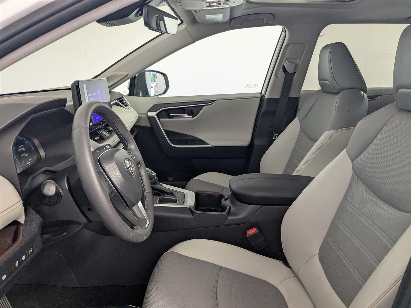 Certified Used 2024 Wind Chill Pearl Toyota Limited image 12