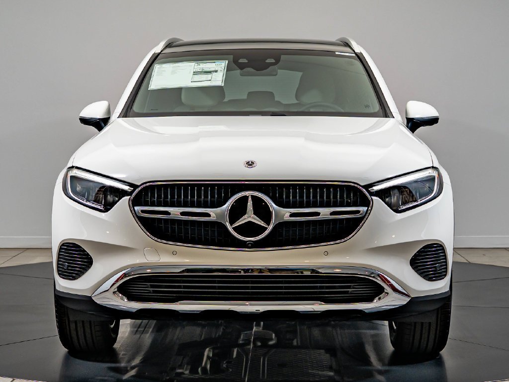 New 2027 Polar White Mercedes-Benz GLC 300 image 2