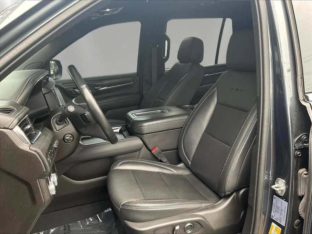 Used 2021 Hunter Green GMC Denali image 20