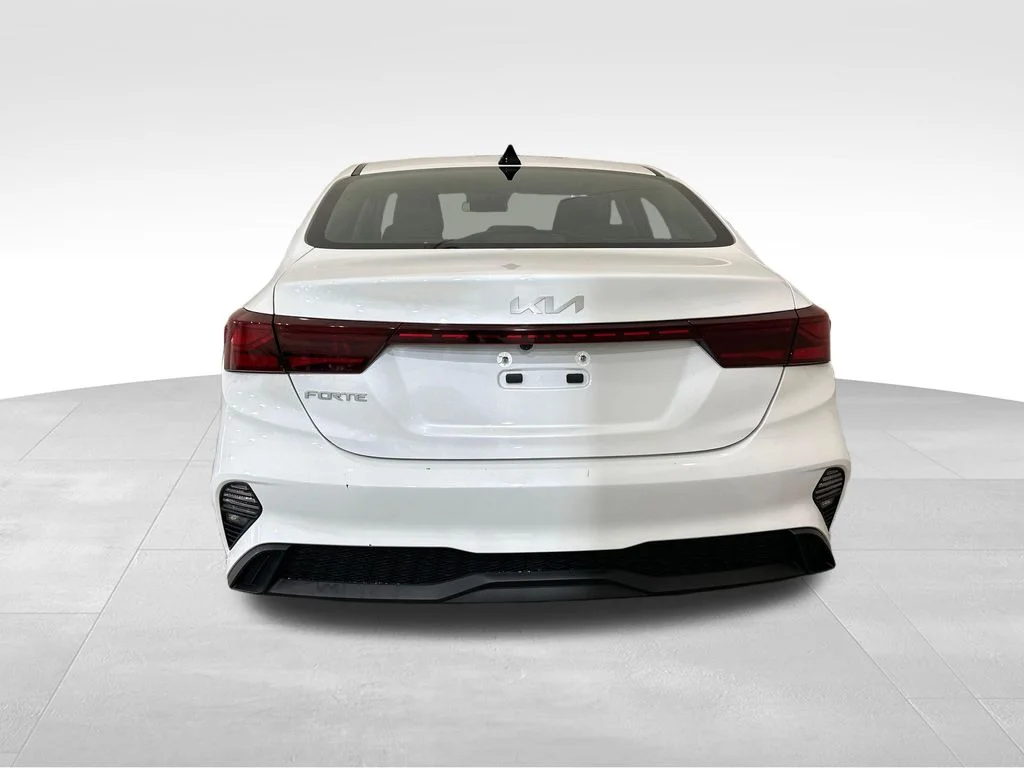 Used 2024 White Kia LXS image 4
