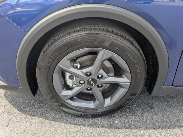 New 2026 Deep Sea Blue Kia LXS image 11